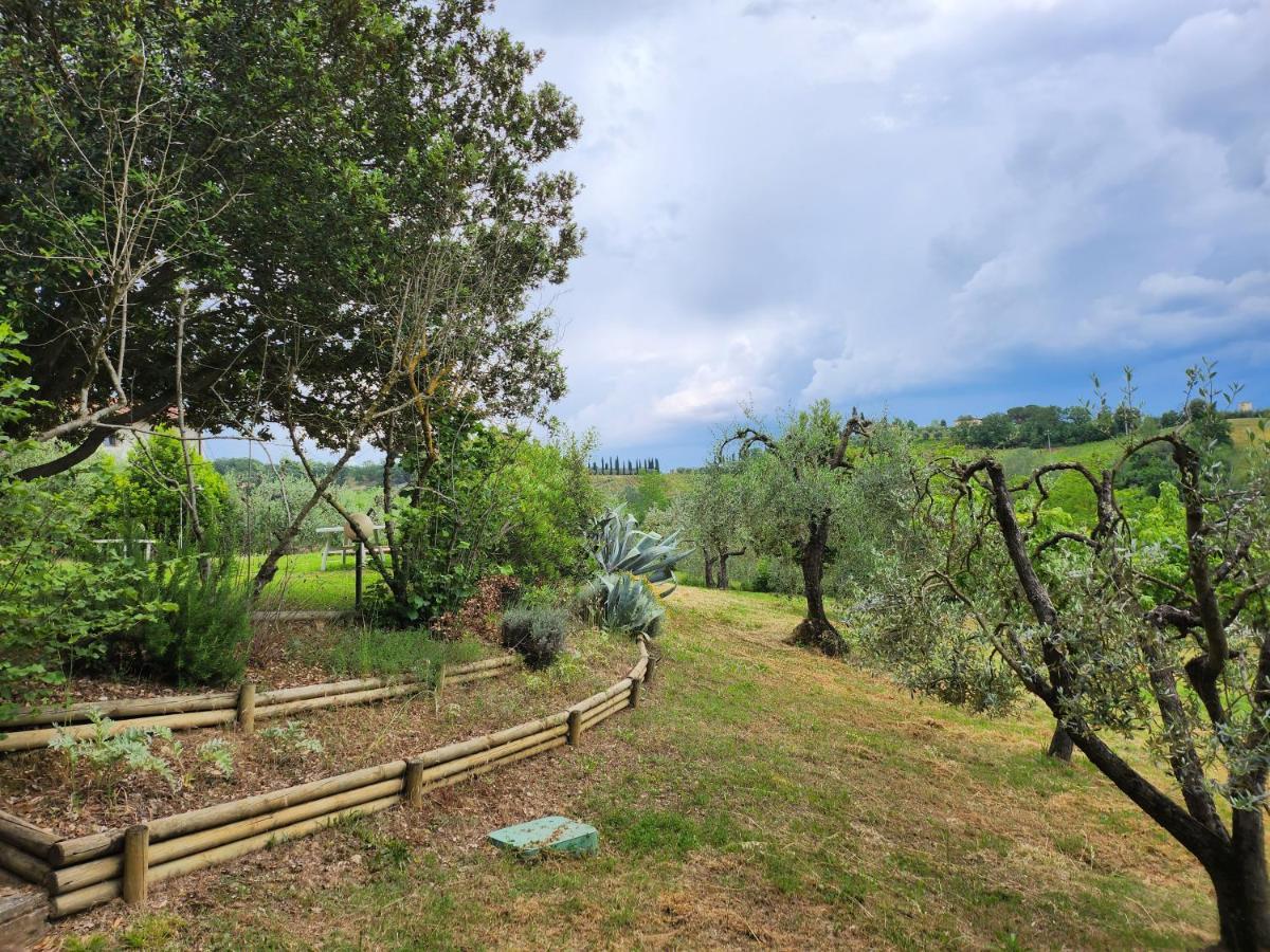 チェルタルド Il Giuggiolo - La Collina Della Quiete Bed & Breakfast エクステリア 写真