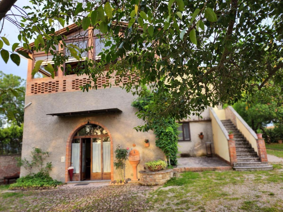 チェルタルド Il Giuggiolo - La Collina Della Quiete Bed & Breakfast エクステリア 写真