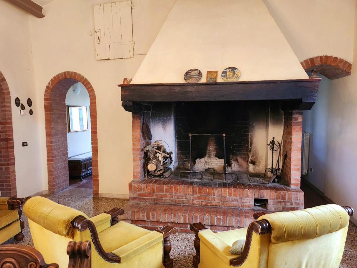 チェルタルド Il Giuggiolo - La Collina Della Quiete Bed & Breakfast エクステリア 写真
